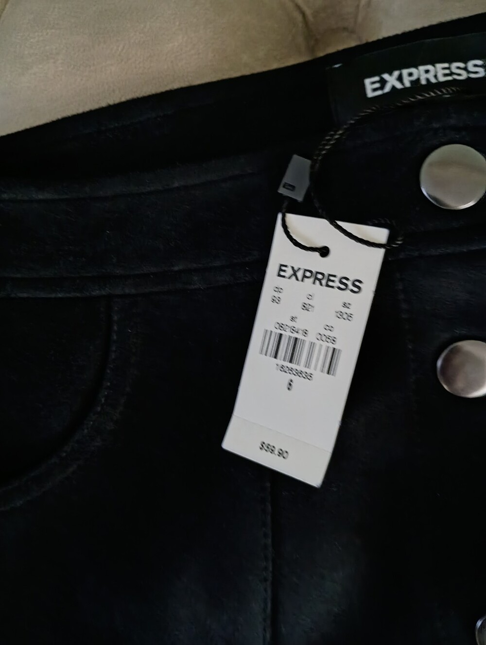 Express, Faux Suede Snap Button Mini Skirt, Size 6, NWT - Picture 2 of 6
